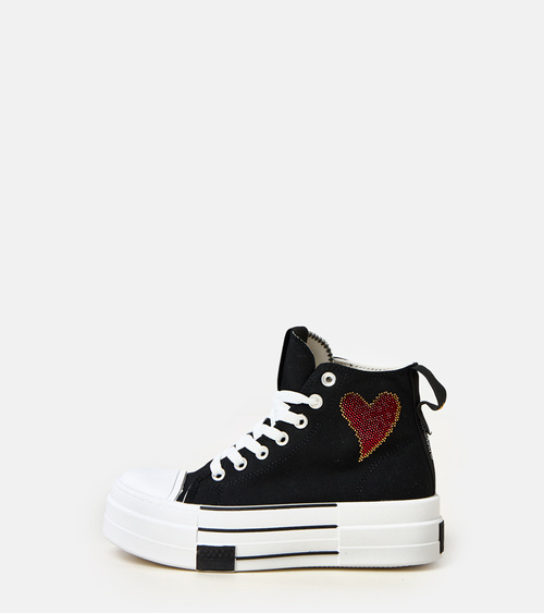 Juodi aukšti platforminiai sportbačiai su širdute Ailea