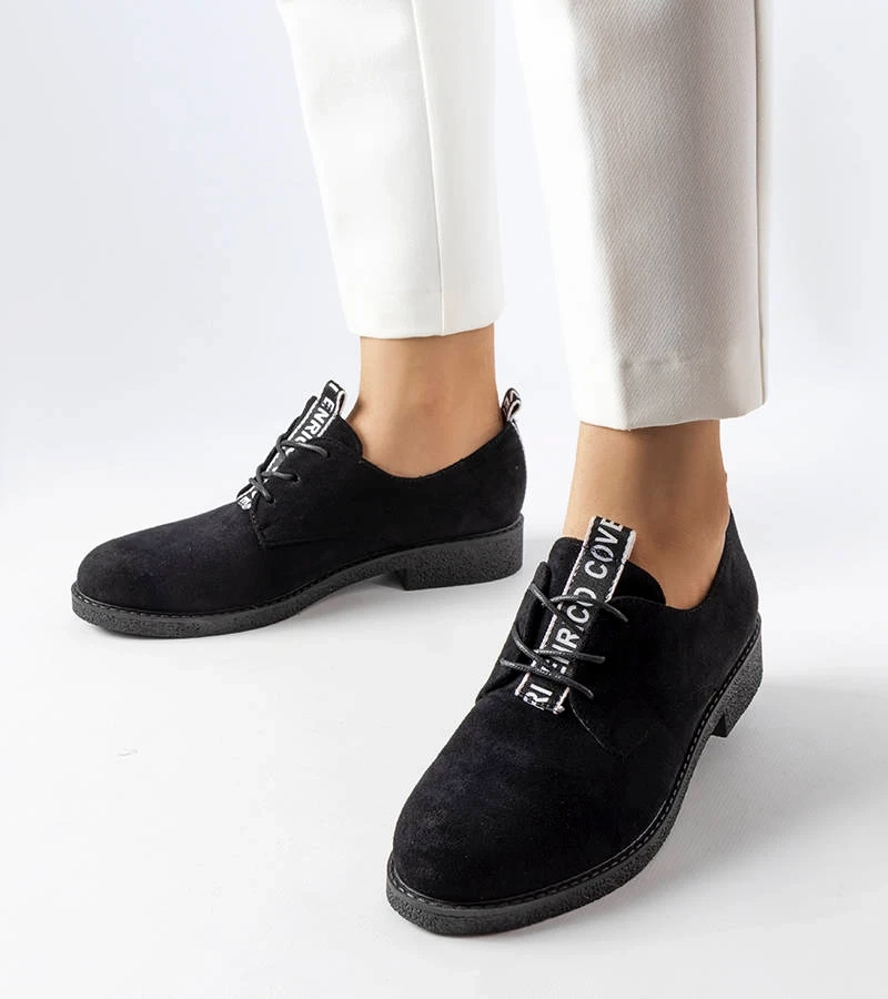 Juodi „eko“ zomšos pusbačiai Sunderland