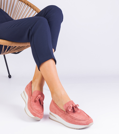 Rožiniai moteriški mokasinai ant platformos su papuošimu Selerina