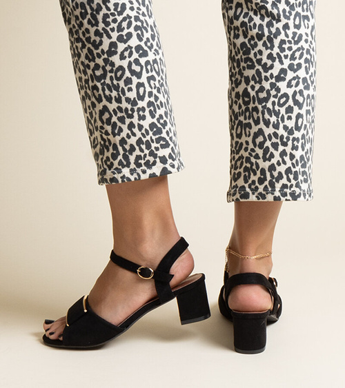 Juodi basutės ant žemo kulniuko Frederica