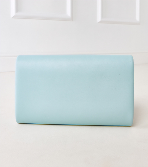 Mėlyna vokelio formos rankinė Crock