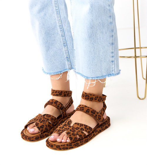 Leopardiniai kulkšnies dirželiu susegami sandalai Maimuna