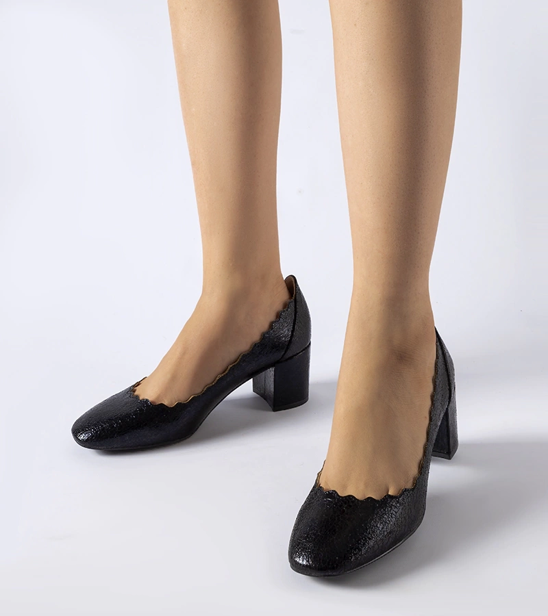 Juodi aukštakulniai bateliai ant kvadratinio kulno Remanzacco