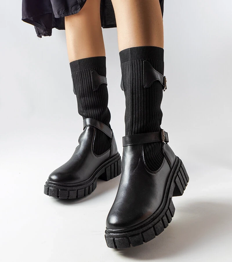 Juodi stilingi ilgaauliai batai su elastingu aulu Ida