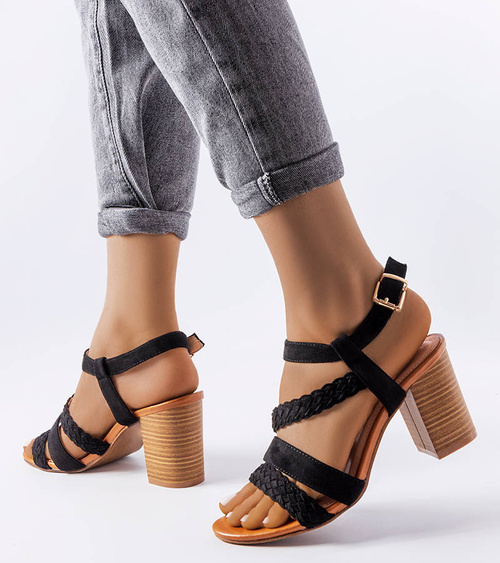 Juodi pintų dirželių „Octave“ sandalai