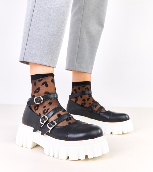 Juodi įsispiriami batai su traktoriaus padu Jastina