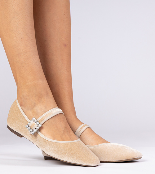 Smėlinės moteriškos veliūrinės balerinos su sagtimi Kvitta