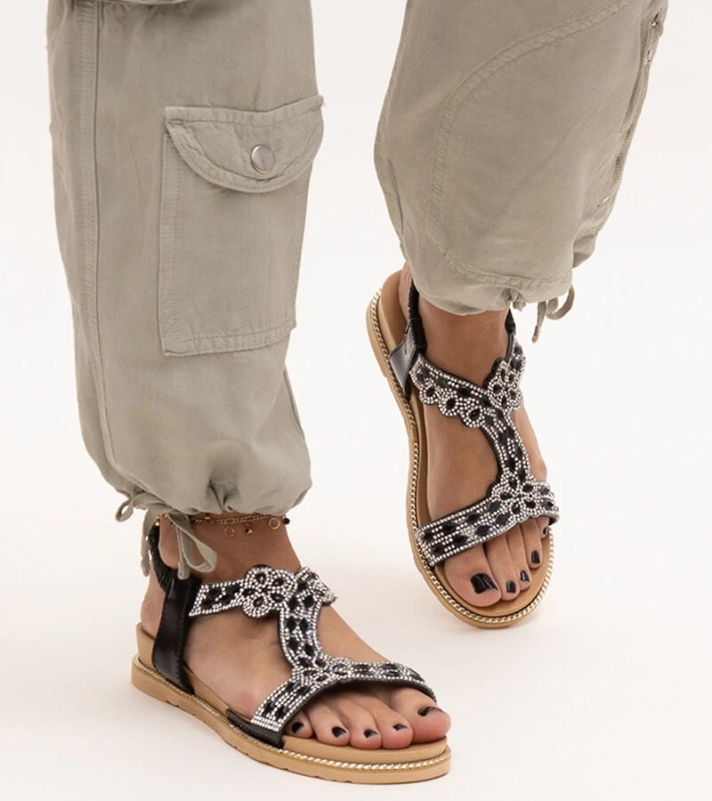 Blizgančios juodos Shahidos basutės