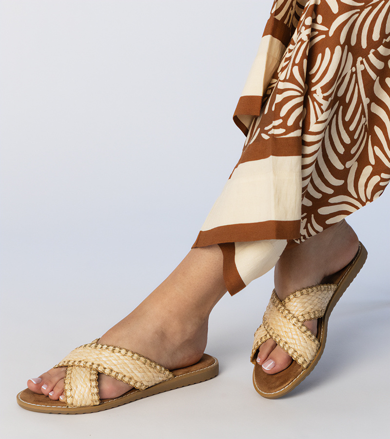 Smėlio spalvos moteriškos pintos šlepetės Ellinara