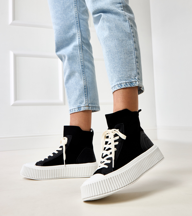 Juodi įmaunami kojininių sportbačių platforminiai Perkins