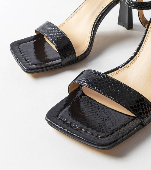 Juodi aukštakulniai sandalai „Amalia“