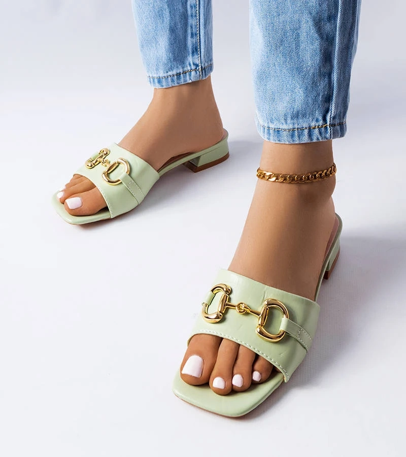 Žalios šlepetės su grandine ant kulno Chabot