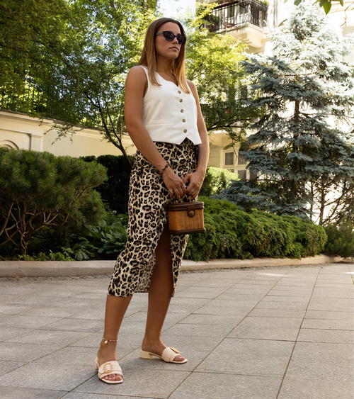 Šviesiai smėlio spalvos žemapadės šlepetės Cantara