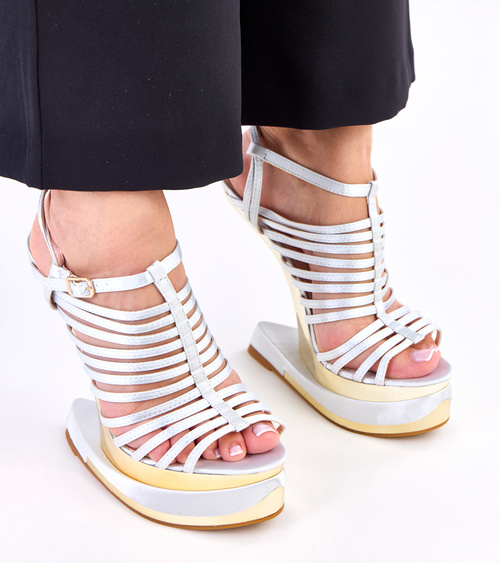 Pilki sandalai su futuristiniu kulnu Elizer