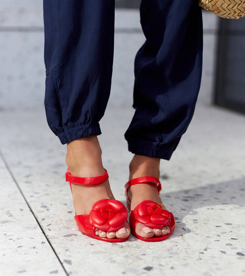 Raudoni balerinai su gėlyte Lucchese