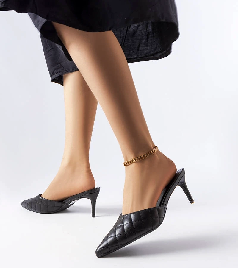 Juodi dygsniuoti šlepetės ant aukšto kulno Lambert