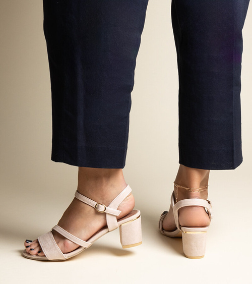 Smėlio spalvos sandalai su medžiagų deriniu Hambly