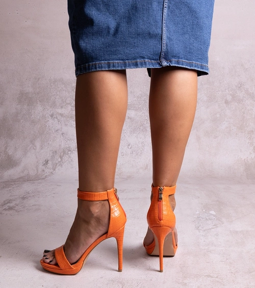 Oranžiniai aukštakulniai sandalai Isalia