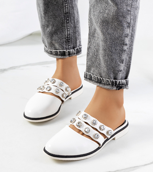 Balti šlepetės su kniedėmis Asselt