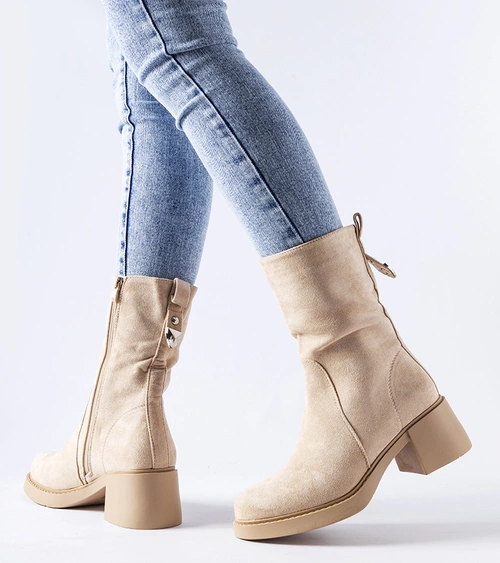 Smėlio spalvos zomšiniai aulinukai su aukštu kulnu Agordino