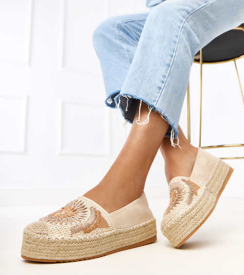 Smėlio spalvos espadrilės su siuvinėjimu ant platformos „Lorina“