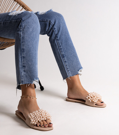 Smėlio spalvos šlepetės puoštos karoliukais Atiyene