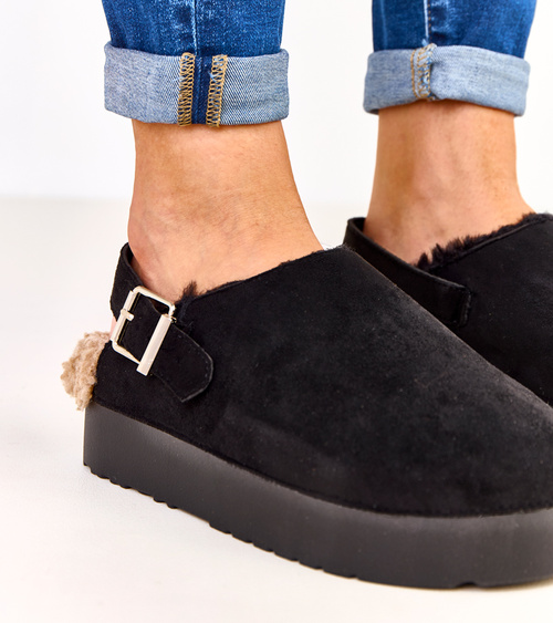 Juodi uždari šlepetės su sagtimi „Berley“