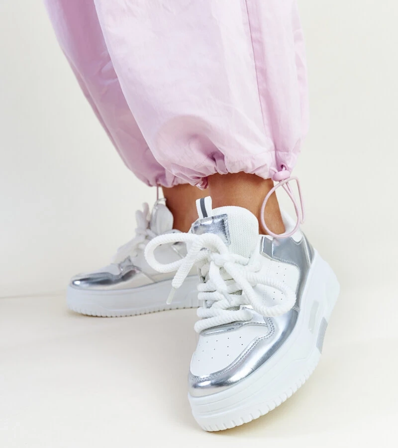 Balta ir sidabrinė aukštapadė sportinė avalynė Lengyel