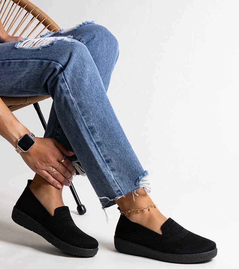 Juodi įsispiriami sportiniai bateliai „Mikaila“