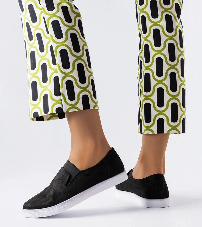 Juodi teniso bateliai iš eko zomšos „Jamal“