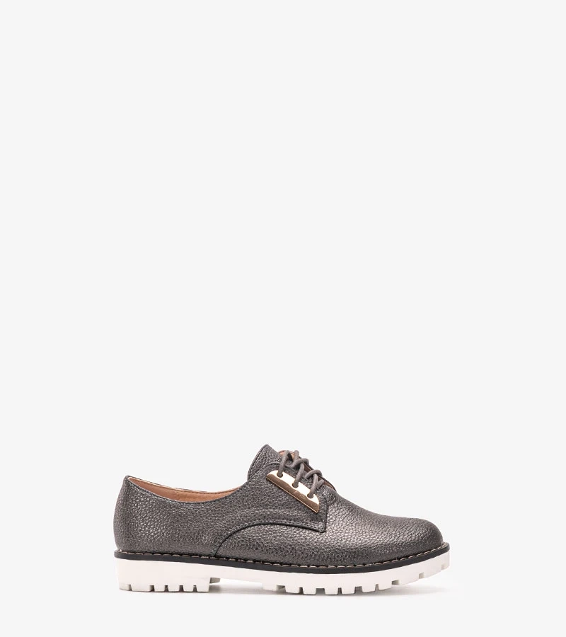 Juodi blizgantys vaikiški bateliai Runa