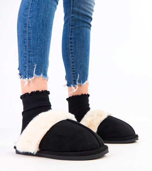 Juodi šlepetės su šviesiu kailiu Helison