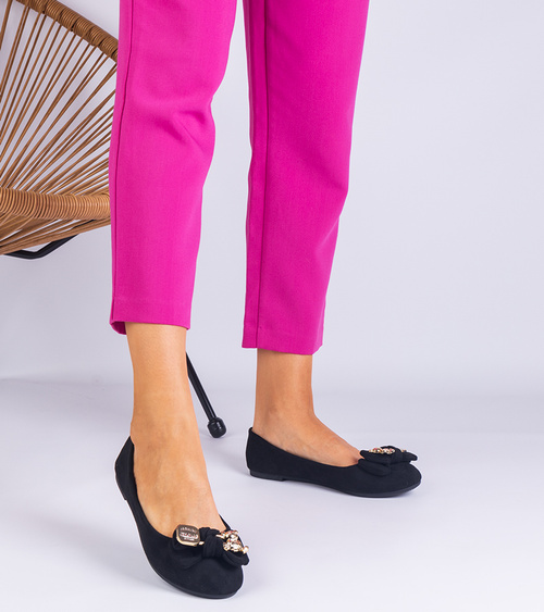 Juodi klasikiniai balerinos bateliai su kaspinu Merasol