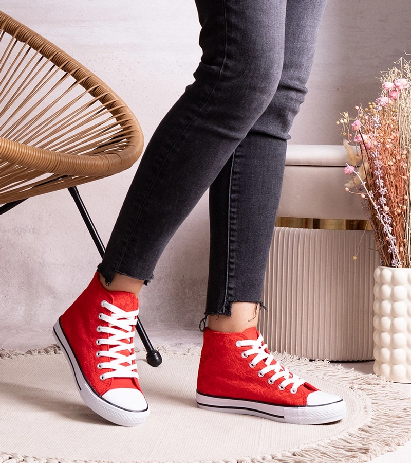 Raudoni aukšti sportbačiai su nėriniais Bonifakima