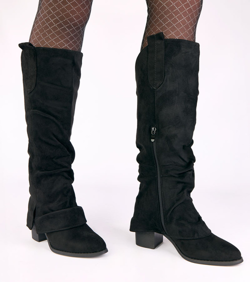 Juodi eko zomšo ilgaauliai batai su atlenktu aulu Batta