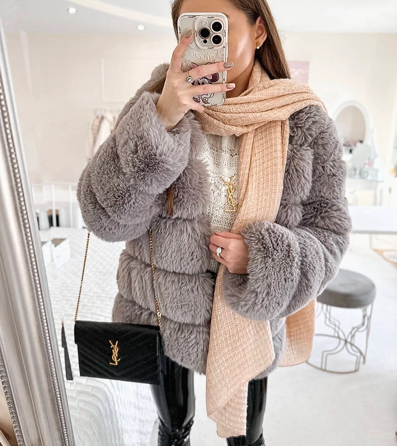 Rožinis taškuotas šalis Khalil