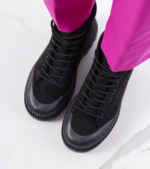 Juodi sportbačiai Avenis