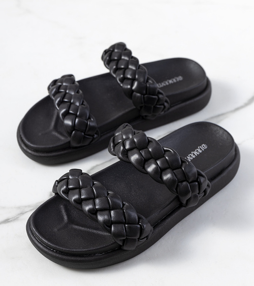 Juodi šlepetės Angas