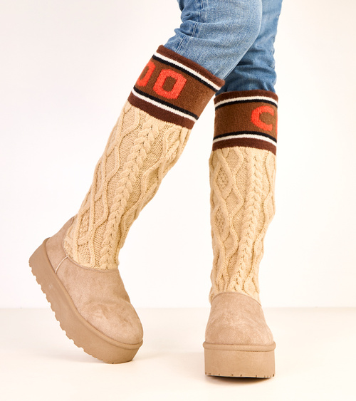 Smėlio spalvos sniego batai ant platformos su aukštu aulu Coo