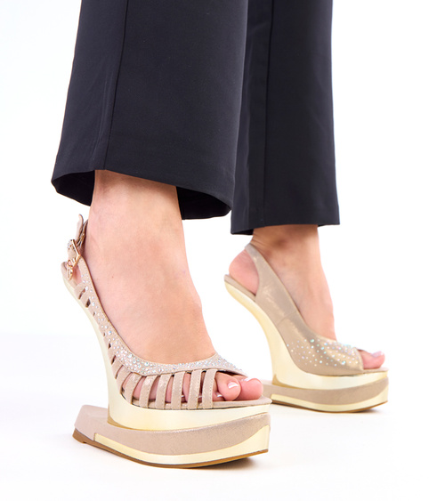 Smėlio spalvos basutės su cirkoniais ant futuristinio kulno Kenni