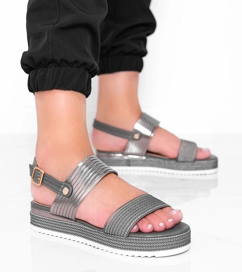 Pilki sandalai ant storos platformos Senorita