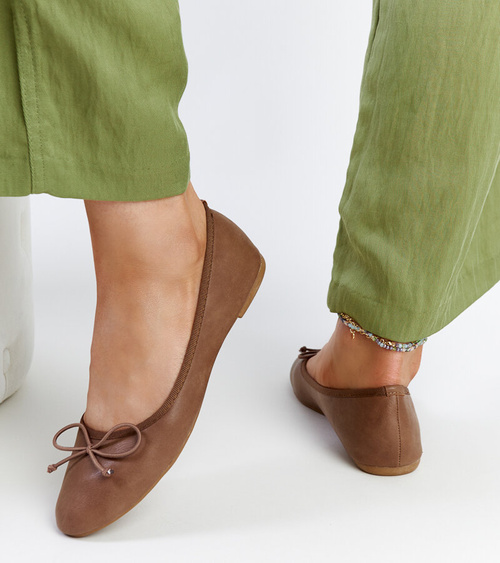 Rudos ekologiškos odos balerinos Pavla