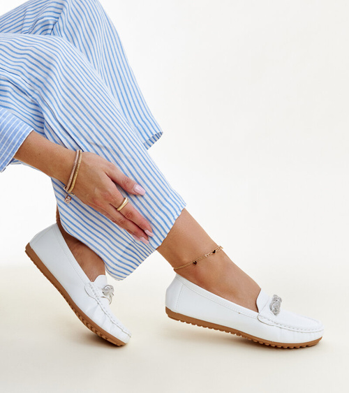 Balti mokasinai, dekoruoti cirkoniais Adiba