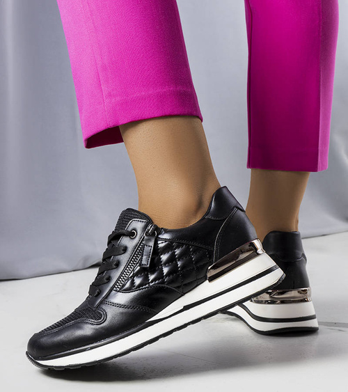 Juodi sportiniai batai iš įvairių medžiagų Goulet