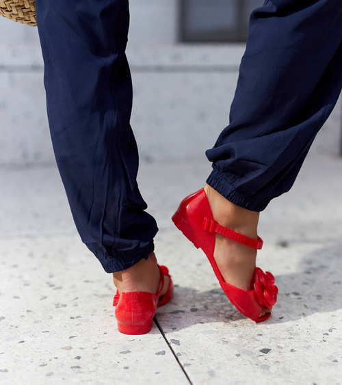 Raudoni balerinai su gėlyte Lucchese