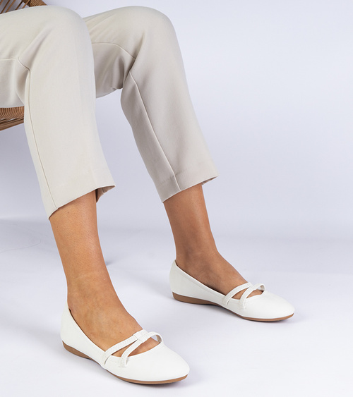 Baltos moteriškos matinės eko odos balerinos Baronna