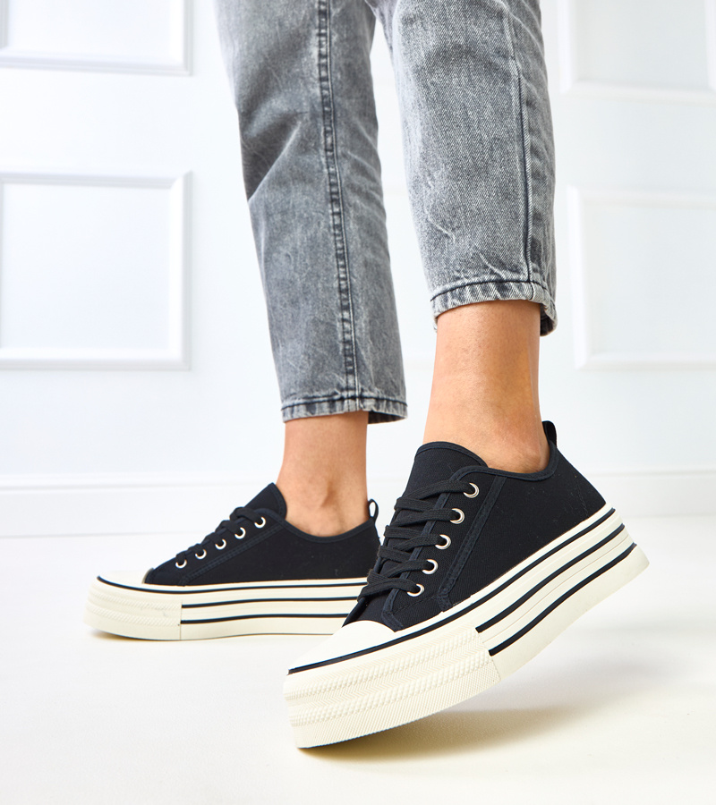 Juodi platforminiai sportiniai bateliai Talah