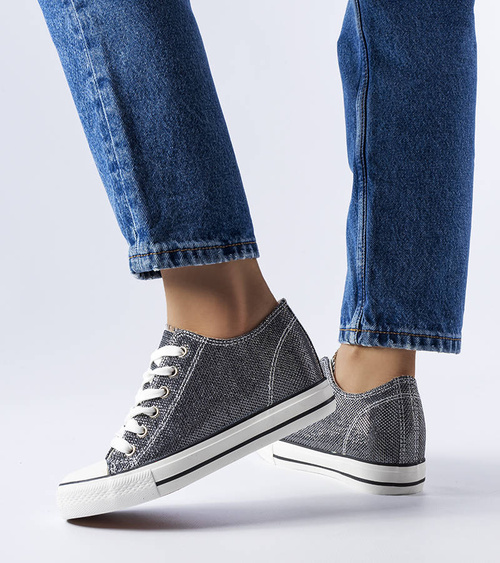 Juodi blizgantys sportiniai bateliai su platforma „Crete“