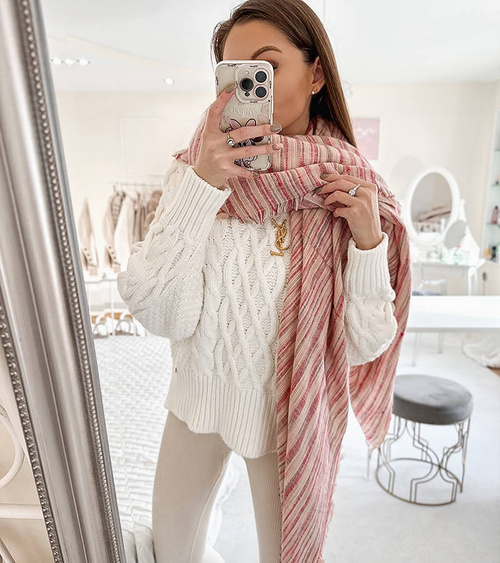 Rožinis šalikas Nyomi