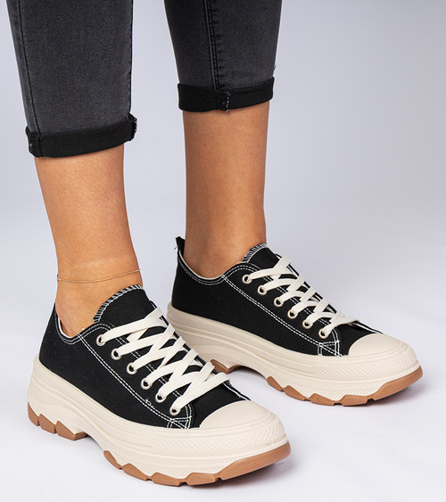 Juodi sportiniai bateliai su stora platforma Salsana